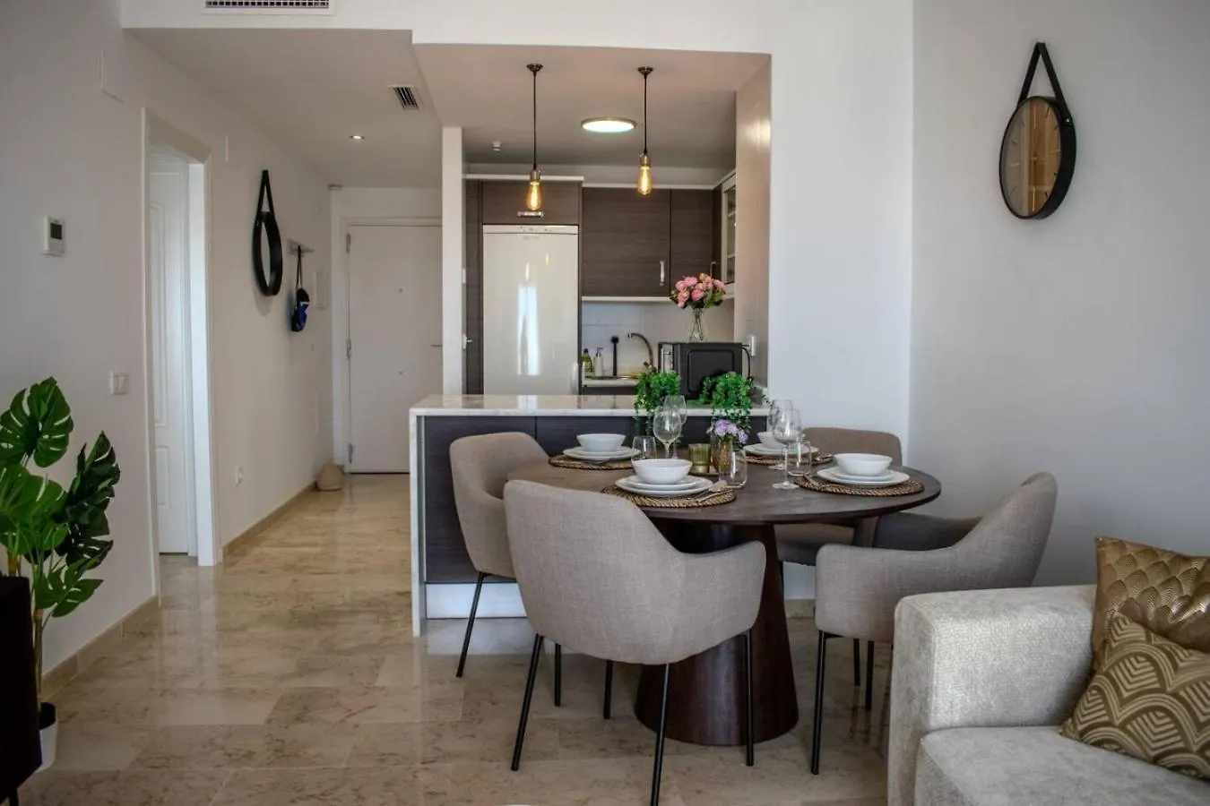 2Br Cosy Apartment With Pool And Sea View マニルバ