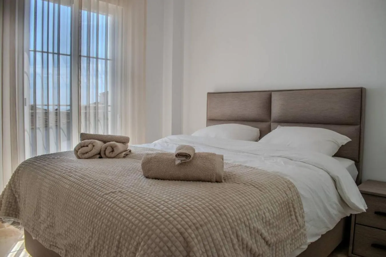 2Br Cosy Apartment With Pool And Sea View マニルバ